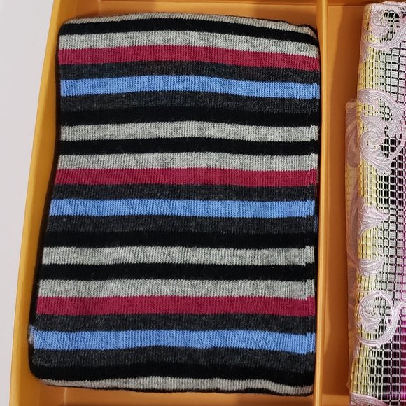 Robert Lewis Rose Bow Tie Hanky Socks Box 3 Set - Picture 4 of 8